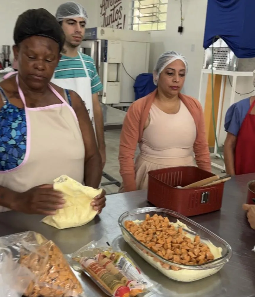 Programa Pão na Mesa amplia capacitação com oficina de produtos veganos